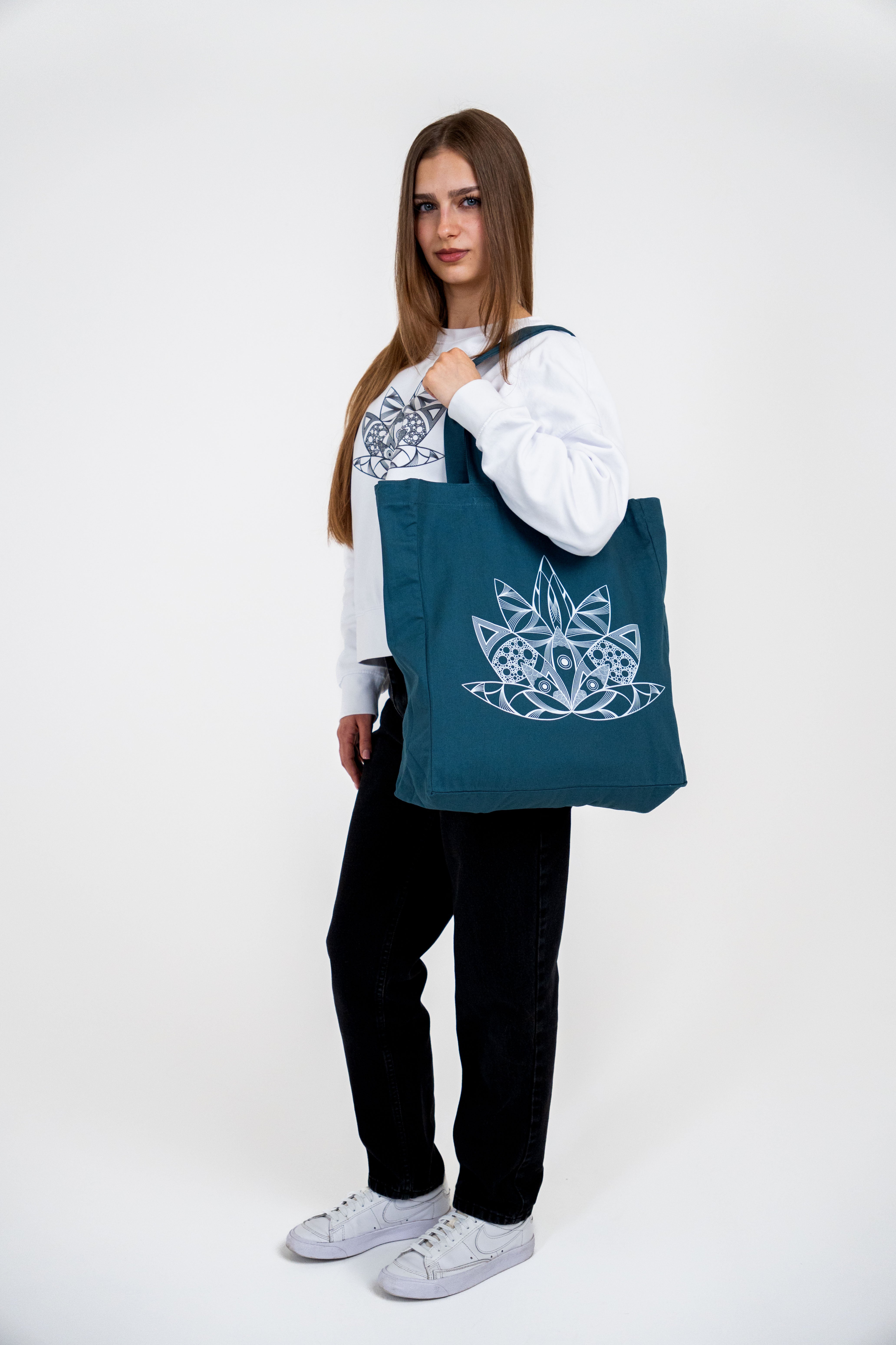 The Self — Tote | Dark