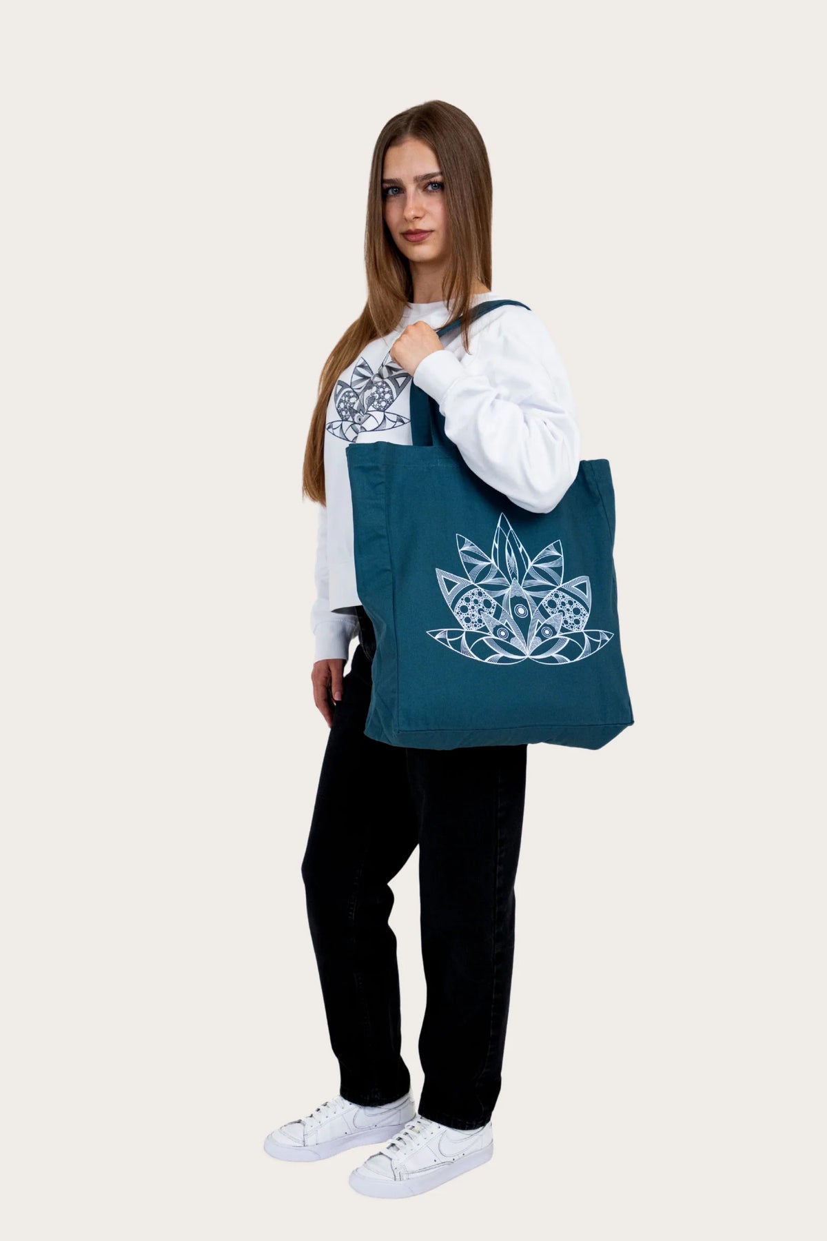 The Self — Tote | Dark